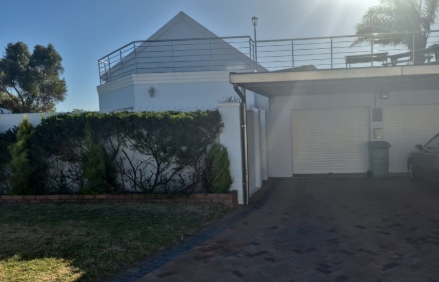 To Let 2 Bedroom Property for Rent in Middedorp Western Cape